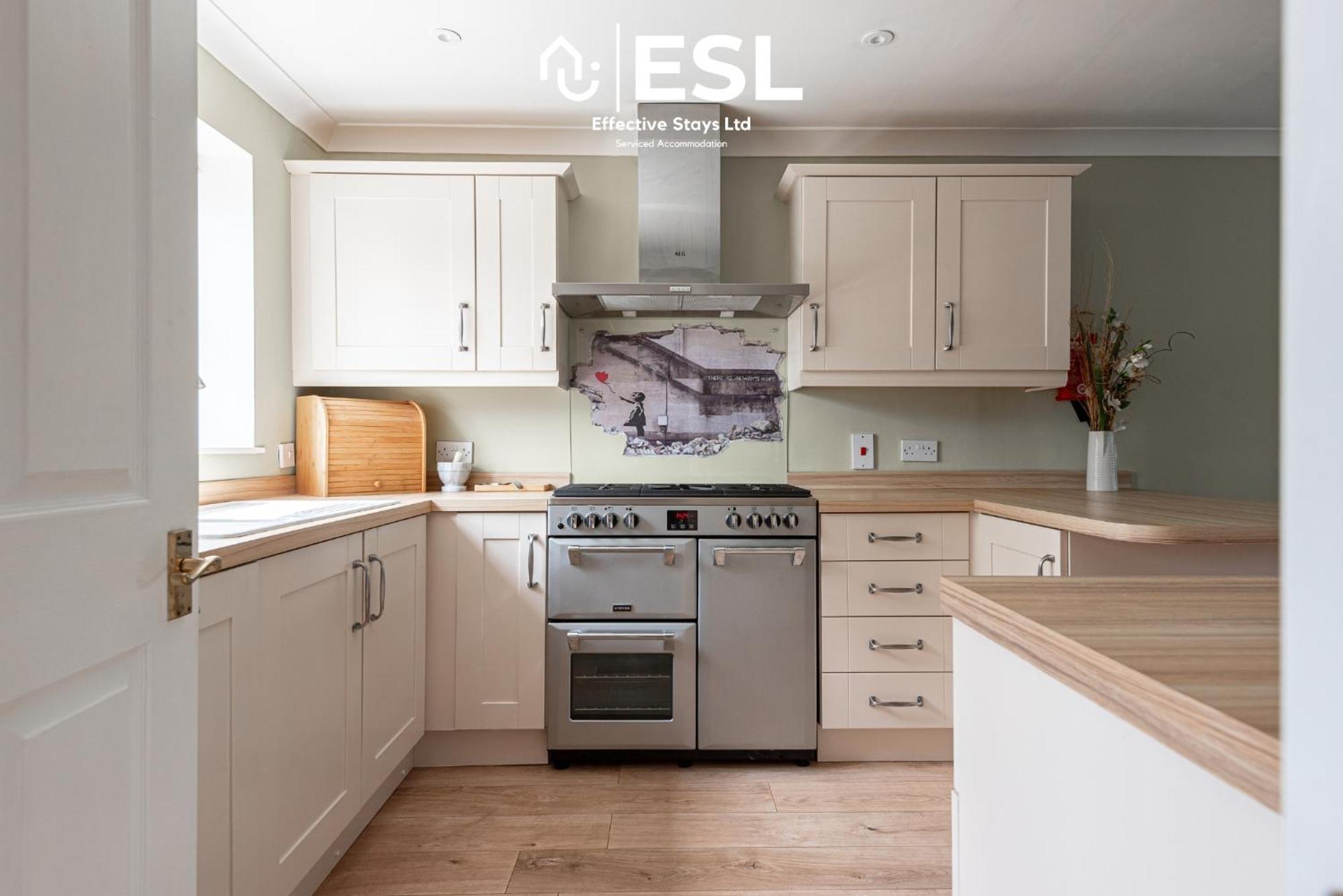 4 Bedroom Townhouse 10Mins Walk From Shrewsbury Town Centre With Parking Exterior foto