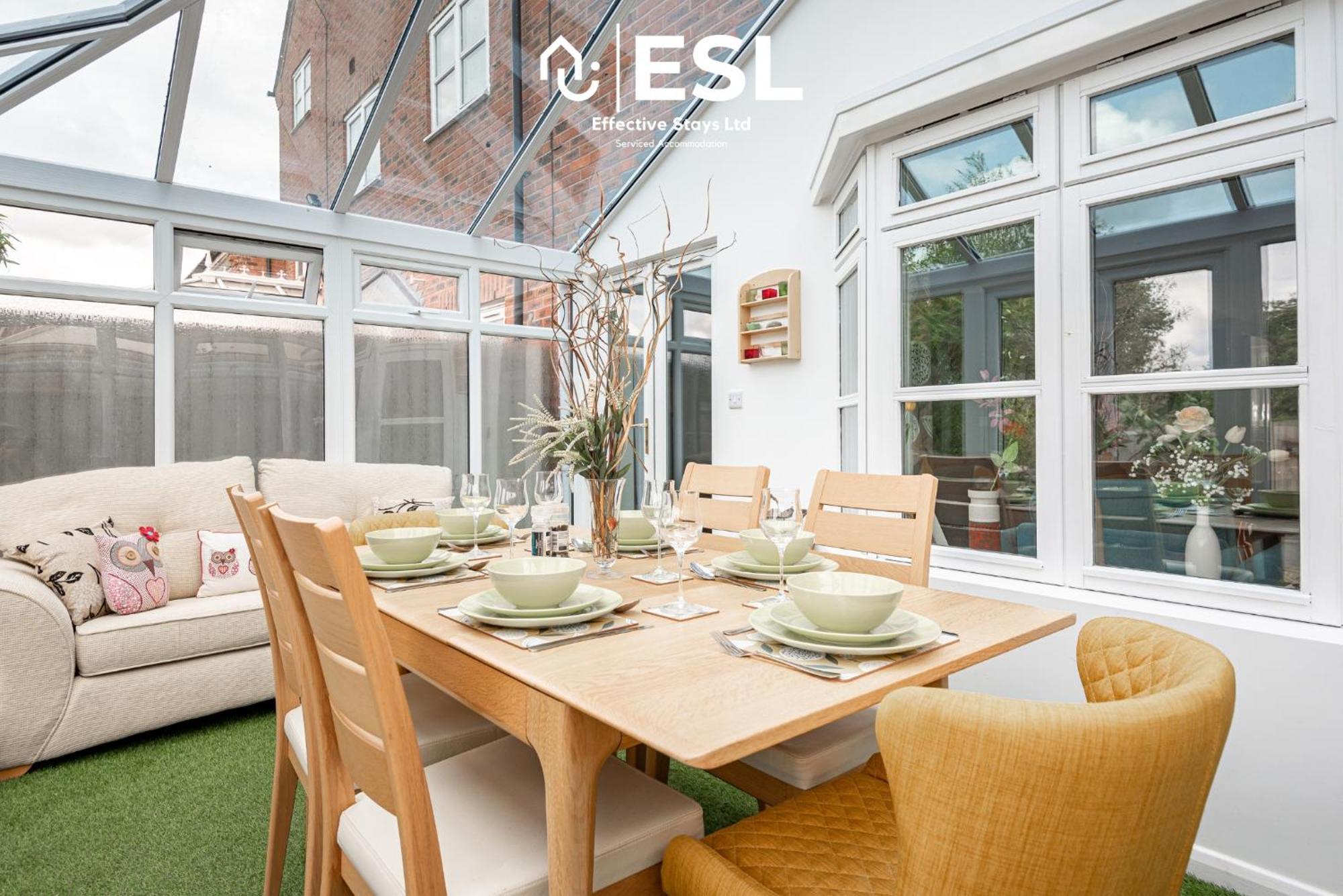 4 Bedroom Townhouse 10Mins Walk From Shrewsbury Town Centre With Parking Exterior foto